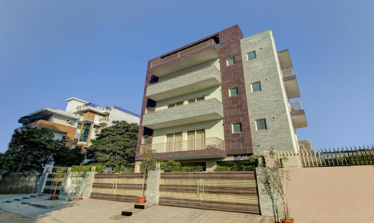 Treebo Trend Blooms Premium Hotel Gurgaon Buitenkant foto