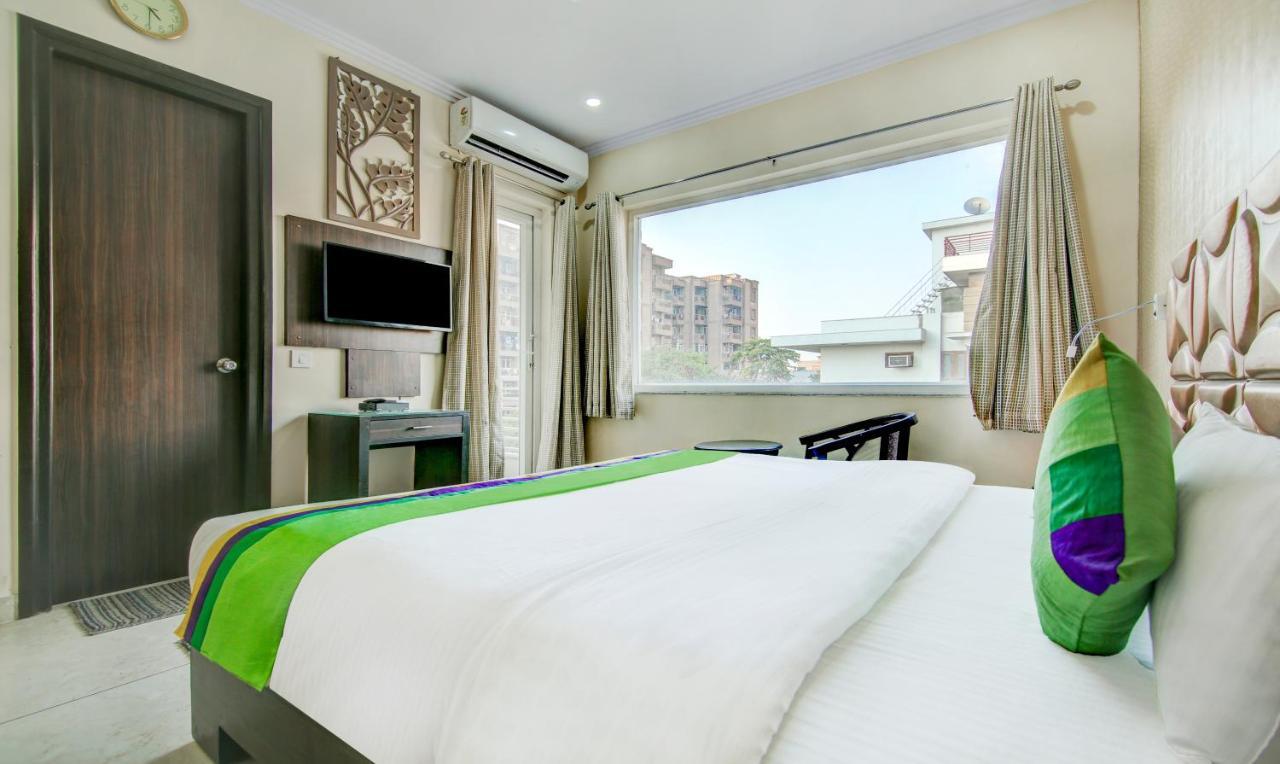 Treebo Trend Blooms Premium Hotel Gurgaon Buitenkant foto