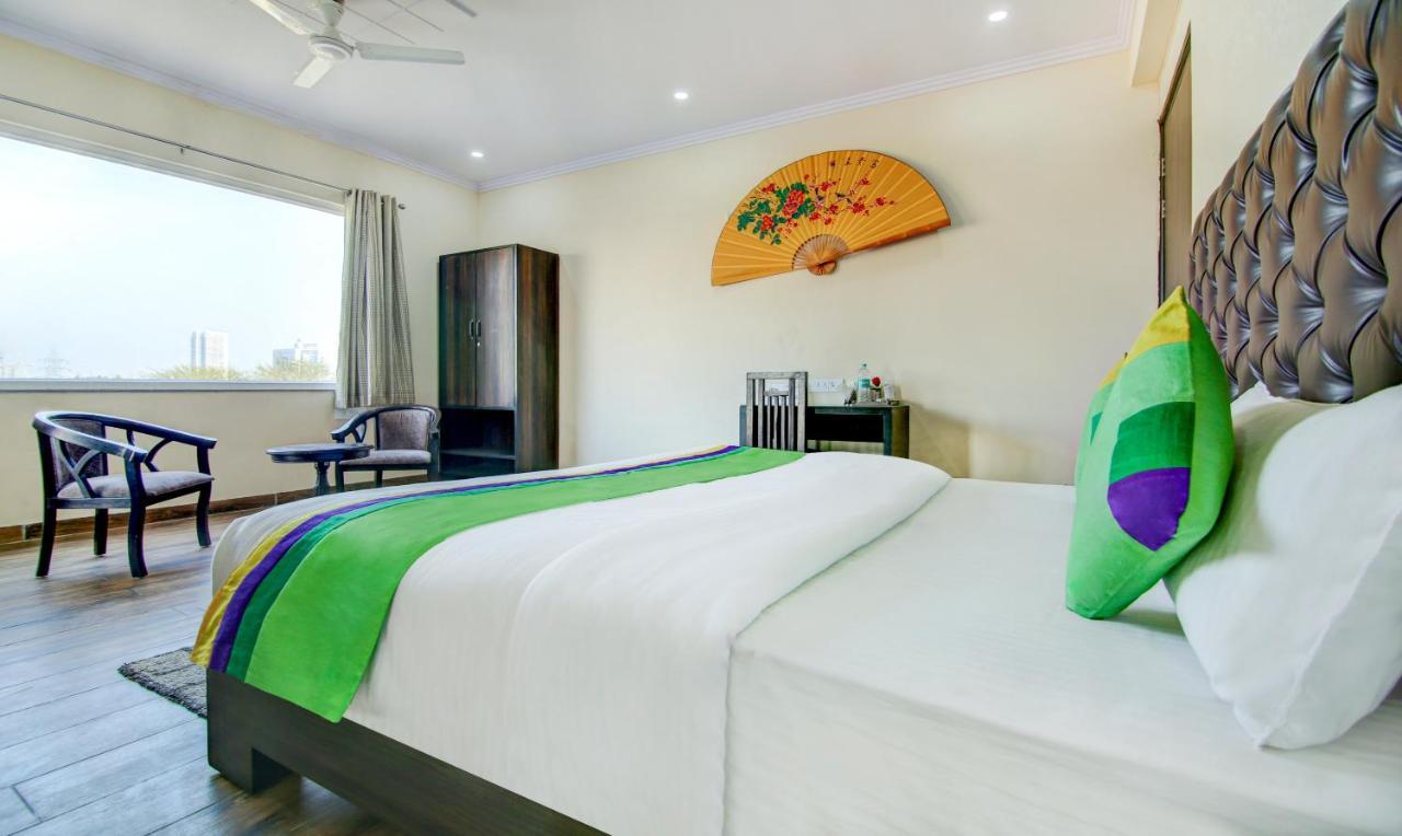 Treebo Trend Blooms Premium Hotel Gurgaon Buitenkant foto